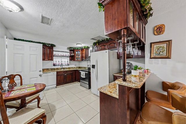 6807 DICKINSON COURT, Tampa, FL 33634