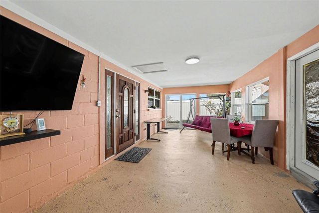 6807 DICKINSON COURT, Tampa, FL 33634