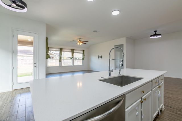 15023 Mulberry Hallow Street, Conroe, TX 77302