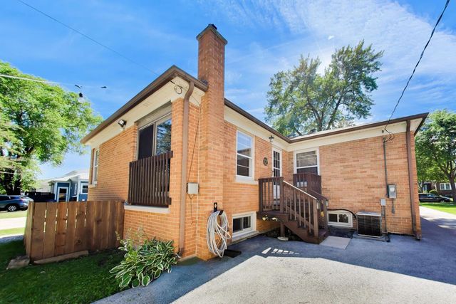 479 N Elm Avenue, Elmhurst, IL 60126