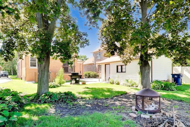 479 N Elm Avenue, Elmhurst, IL 60126