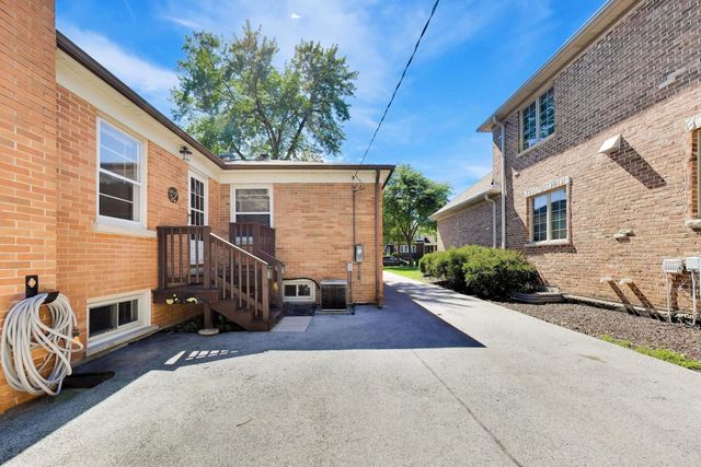 479 N Elm Avenue, Elmhurst, IL 60126