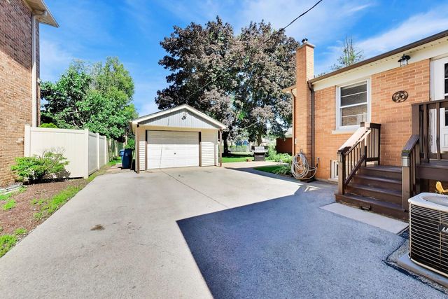 479 N Elm Avenue, Elmhurst, IL 60126