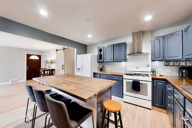 479 N Elm Avenue, Elmhurst, IL 60126