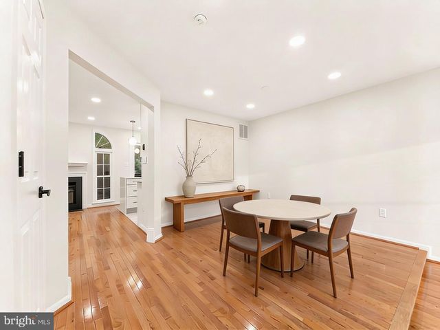 3859 ZELKOVA CT, Fairfax, VA 22033