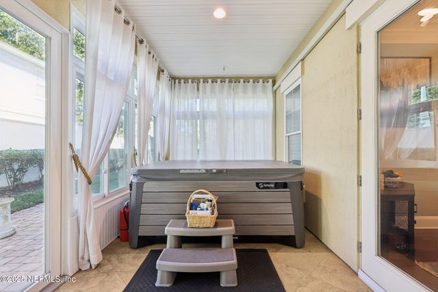 1389 SUNSET VIEW Lane, Jacksonville, FL 32207