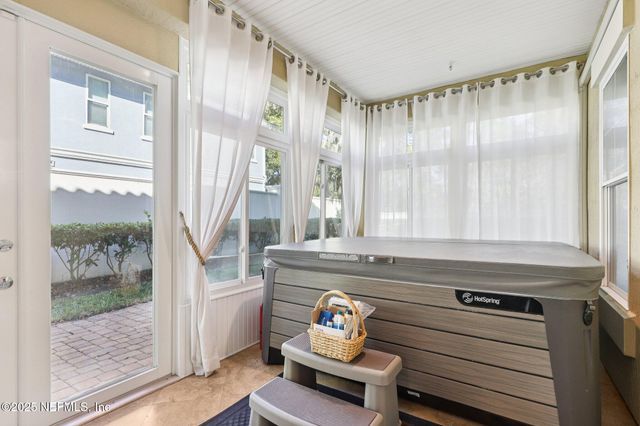 1389 SUNSET VIEW Lane, Jacksonville, FL 32207