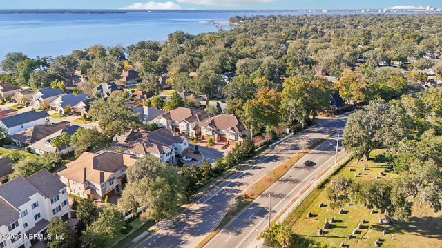 1389 SUNSET VIEW Lane, Jacksonville, FL 32207