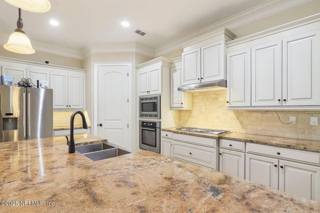 1389 SUNSET VIEW Lane, Jacksonville, FL 32207