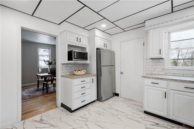 5644 Ollie St, Lincoln Place, PA 15207