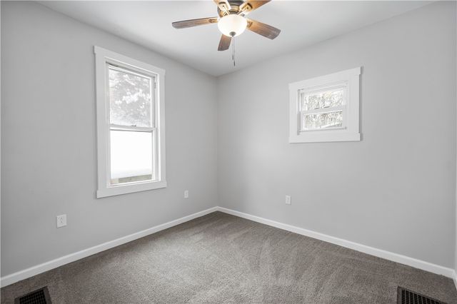 5644 Ollie St, Lincoln Place, PA 15207