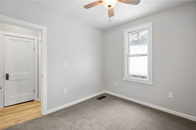 5644 Ollie St, Lincoln Place, PA 15207