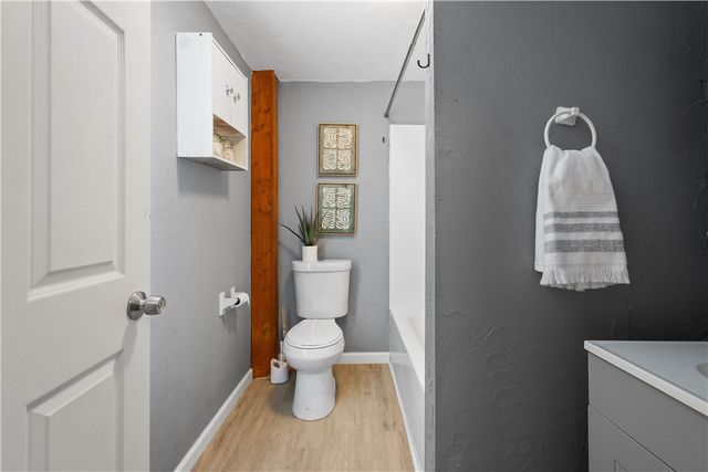 5644 Ollie St, Lincoln Place, PA 15207