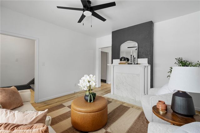 5644 Ollie St, Lincoln Place, PA 15207