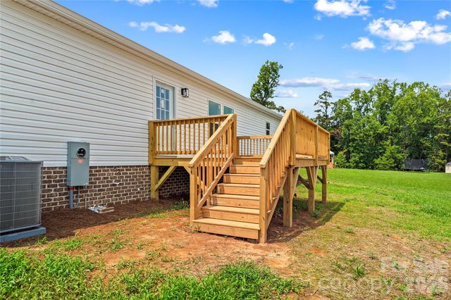 532 Eagle Mills Road, Hamptonville, NC 27020