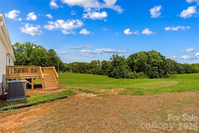 532 Eagle Mills Road, Hamptonville, NC 27020