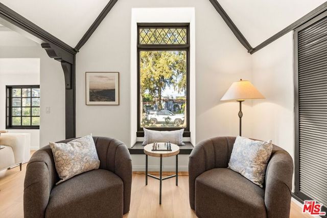 1941 Midvale Avenue, Los Angeles, CA 90025