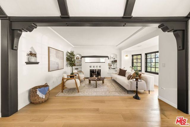 1941 Midvale Avenue, Los Angeles, CA 90025