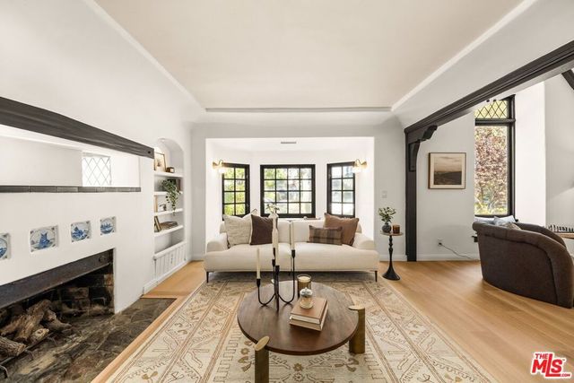 1941 Midvale Avenue, Los Angeles, CA 90025