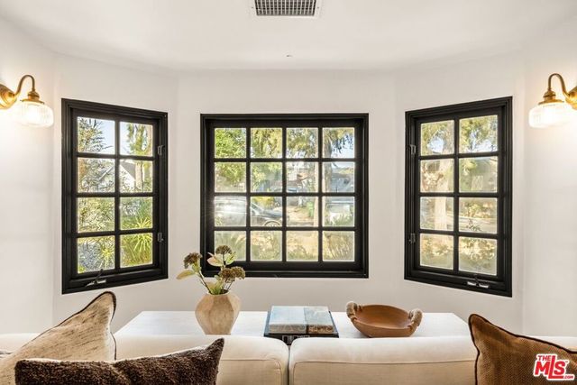 1941 Midvale Avenue, Los Angeles, CA 90025