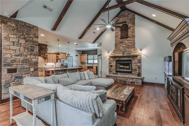 1801 SW Palmer Creek, Bentonville, AR 72713