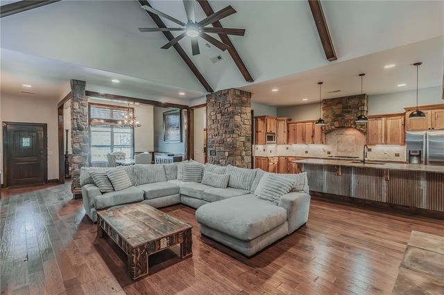 1801 SW Palmer Creek, Bentonville, AR 72713