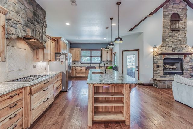 1801 SW Palmer Creek, Bentonville, AR 72713