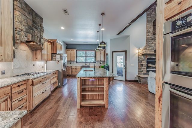 1801 SW Palmer Creek, Bentonville, AR 72713