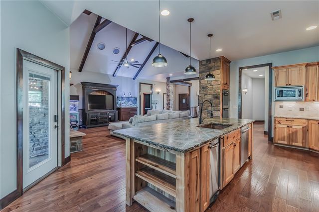1801 SW Palmer Creek, Bentonville, AR 72713