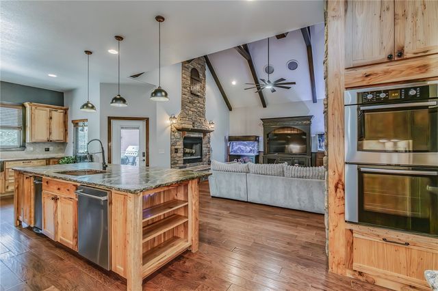 1801 SW Palmer Creek, Bentonville, AR 72713