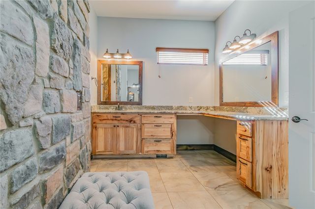 1801 SW Palmer Creek, Bentonville, AR 72713