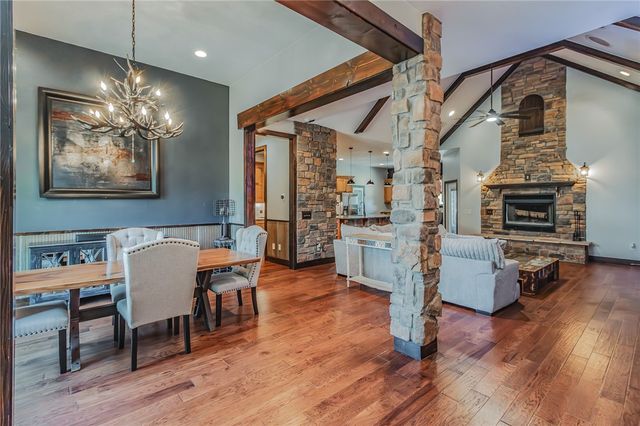 1801 SW Palmer Creek, Bentonville, AR 72713