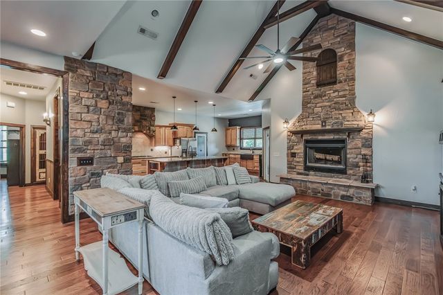 1801 SW Palmer Creek, Bentonville, AR 72713