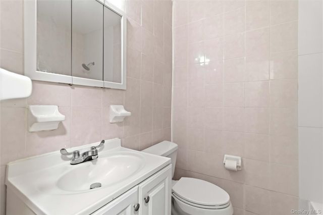 644 Autumn Avenue, Brooklyn, NY 11208
