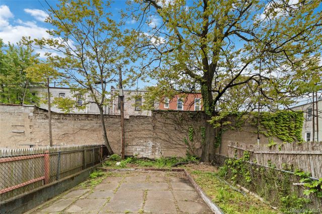 644 Autumn Avenue, Brooklyn, NY 11208