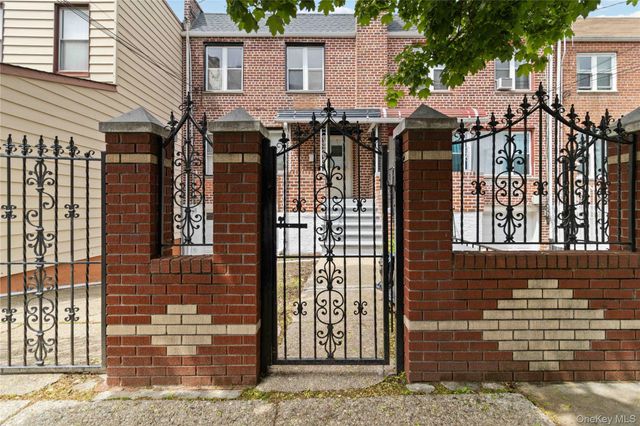 644 Autumn Avenue, Brooklyn, NY 11208