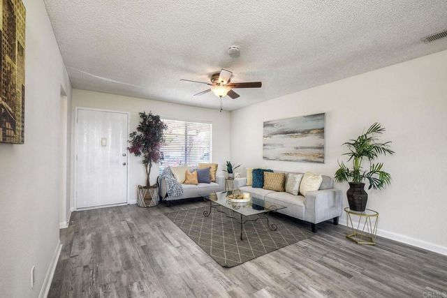 4545 Golden Ridge Dr, Oceanside, CA 92056