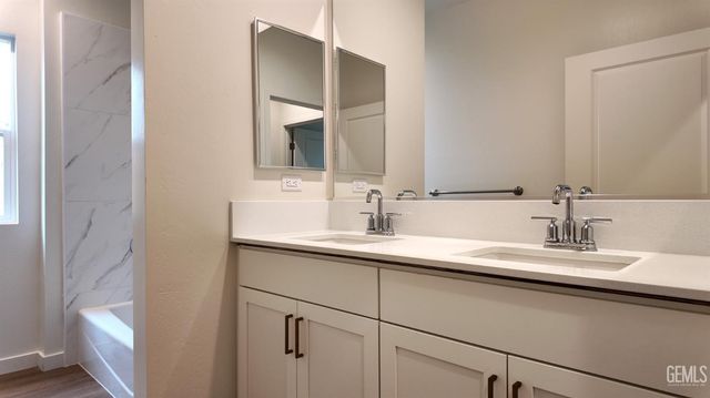 16716 Chloe Court, Bakersfield, CA 93314