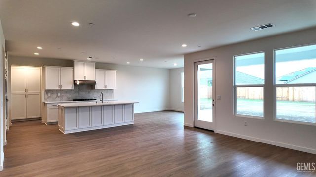 16716 Chloe Court, Bakersfield, CA 93314