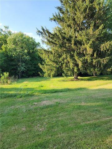 917 MAPLETOWN ROAD, Mapletown, PA 15338