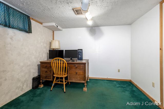 850 Sargent Avenue, Ada, MI 49301