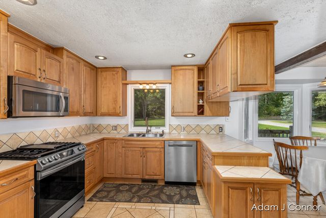 850 Sargent Avenue, Ada, MI 49301