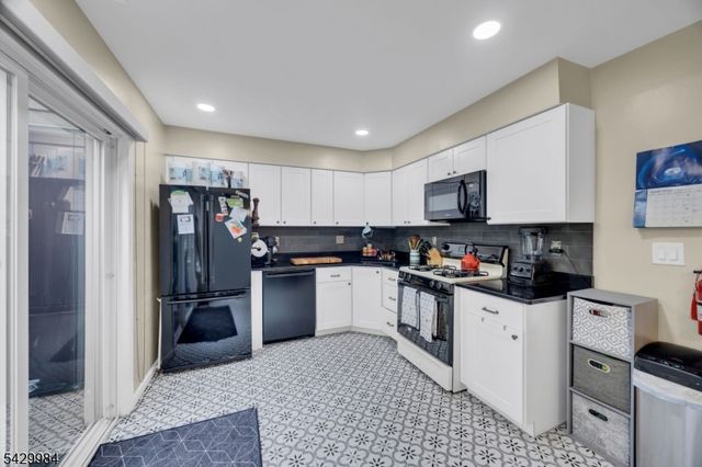 115 Selby Ct, Franklin Twp., NJ 08873