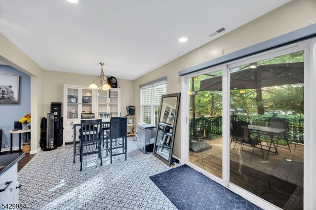 115 Selby Ct, Franklin Twp., NJ 08873