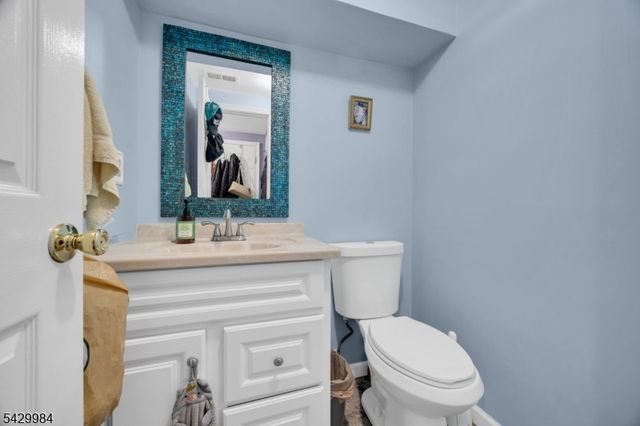 115 Selby Ct, Franklin Twp., NJ 08873