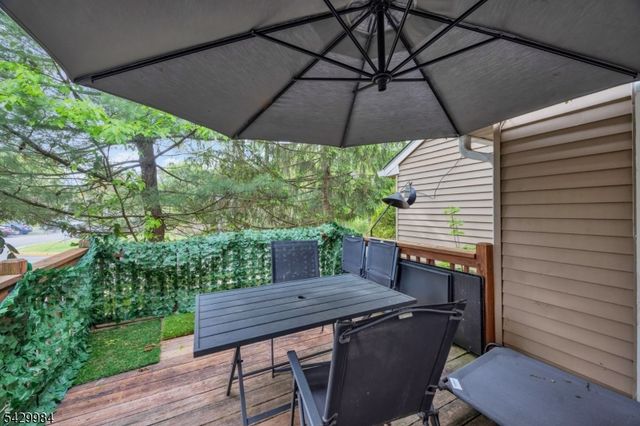 115 Selby Ct, Franklin Twp., NJ 08873