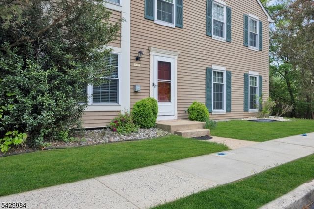 115 Selby Ct, Franklin Twp., NJ 08873