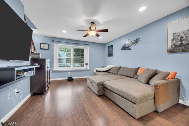 115 Selby Ct, Franklin Twp., NJ 08873
