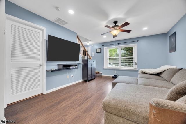 115 Selby Ct, Franklin Twp., NJ 08873
