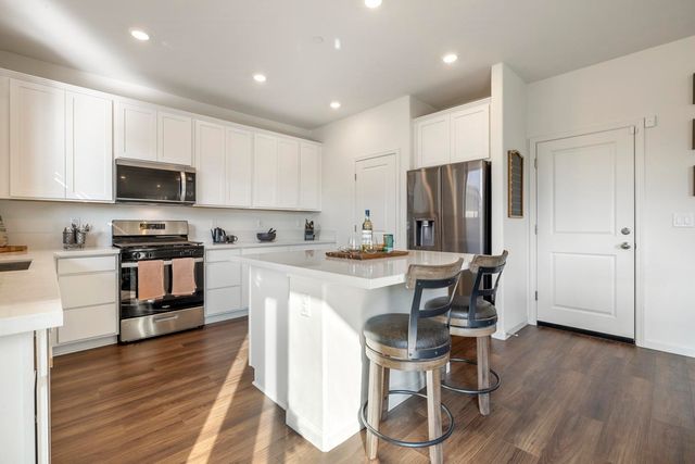 5439 Drawbridge Way, Riverbank, CA 95367